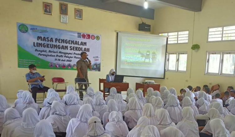 Isi MPLS, Polsek Kutasari Beri Materi Pencegahan Radikalisme