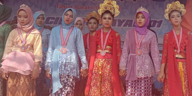 SDN Cikopomayak Sdakan Perpoisahan Siswa/i TA 2021/2022