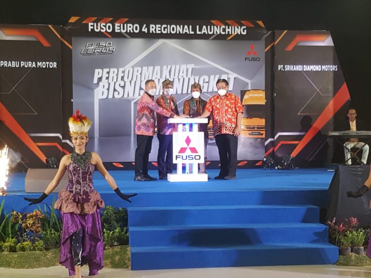 PT. Srikandi Diamond Motor Bekerja Sama Dengan PT. Krama Yudha Tiga Berlian Motors, Adakan “Acara Launching Regional Euro4”