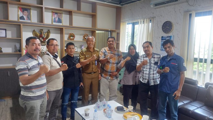 Forum Jurnalis Pasar Kemis (FORJUMIS) Jalin Silaturahmi Dengan Kecamatan