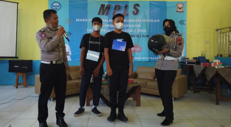 Satlantas Polres Purbalingga Gencar Edukasi Tertib Lalu Lintas saat MPLS
