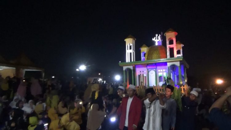 Pawai Obor dan Dondang Desa Gandoang Dihadiri Ribuan Warga Masyarakat  Sambut Tahun Baru Islam 1 Muharram 1444 Hijriah