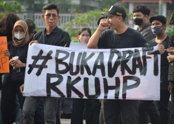 Aliansi Mahasiswa Purwokerto Demo Tolak Pengesahan RUU KUHP