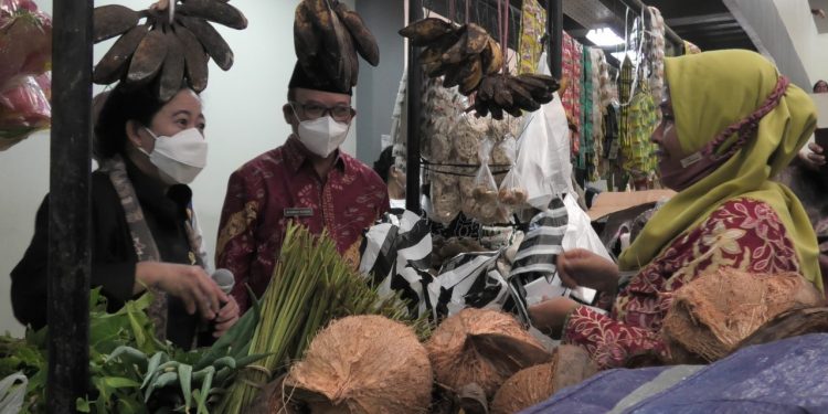 Resmikan Pasar Banyumas, Ketua DPR RI Puan Maharani Tekankan Jaga Kebersihan