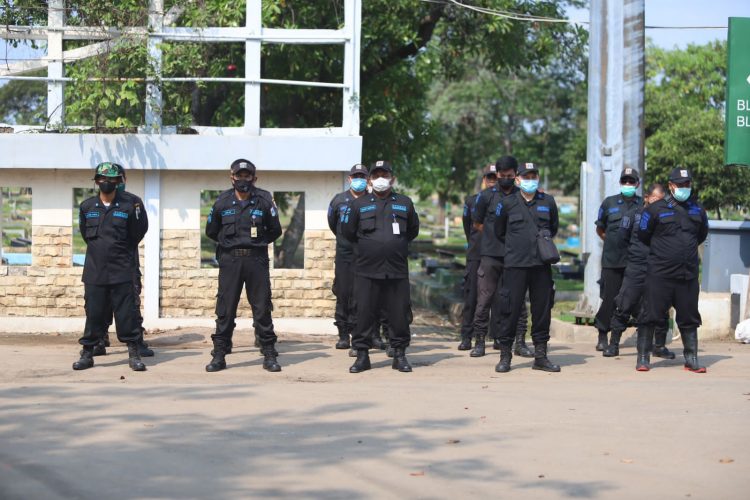 Satgas Saber Pungli Kota Jakarta Utara Memberikan Sosialisasi Pencegahan Pungutan Liar di TPU Semper