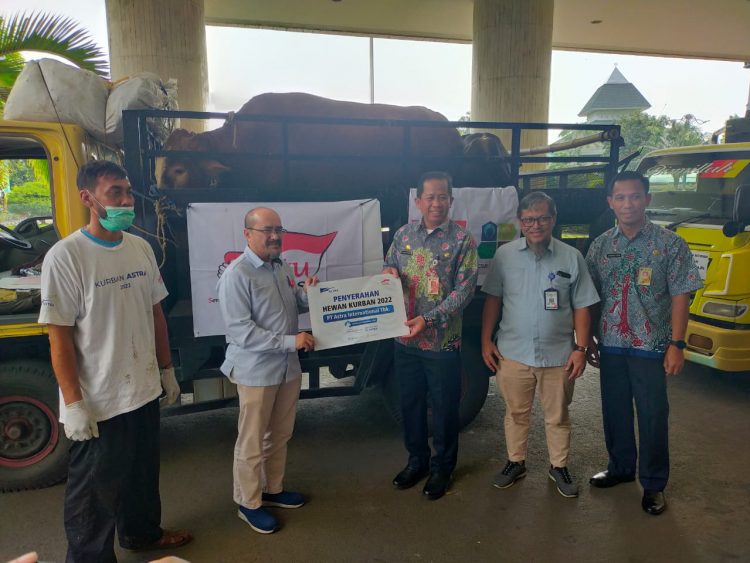 Terima Donasi Sapi Kurban, Walikota: Kami Salurkan Kepada Panitia Kurban di Jakarta Utara