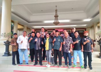 Kurangnya Sarana Sekolah Untuk SMAN di Pasar Kemis Forum RW Datangin Kantor Gubernur Banten