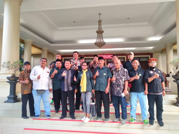 Kurangnya Sarana Sekolah Untuk SMAN di Pasar Kemis Forum RW Datangin Kantor Gubernur Banten