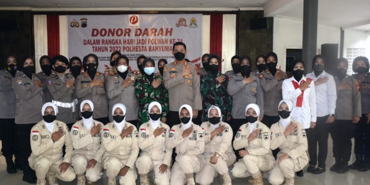 Sinergi Kowad dan PNS Putri Korem 071/Wijayakusuma Donorkan Darah HUT Polwan Ke-74 Polresta Banyumas
