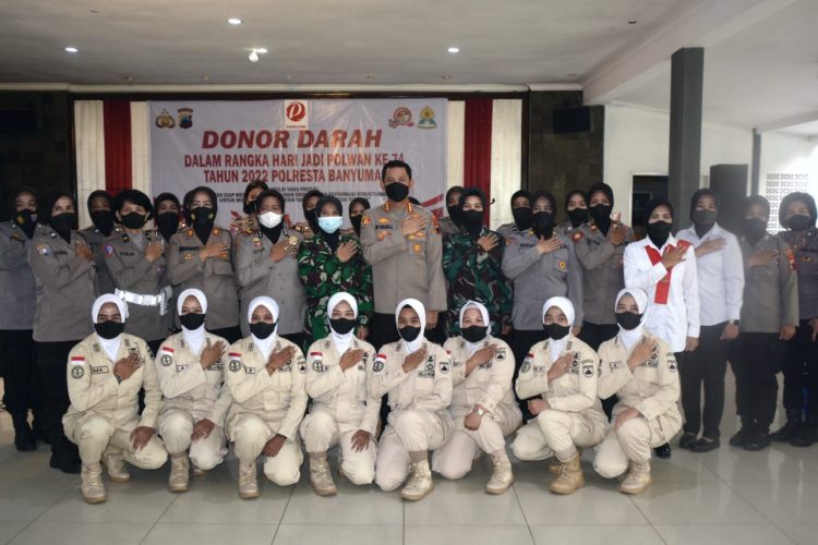 Sinergi Kowad dan PNS Putri Korem 071/Wijayakusuma Donorkan Darah HUT Polwan Ke-74 Polresta Banyumas