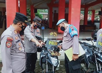 Pastikan Siap Digunakan, Kapolsek Kaligondang Cek Seluruh Ranmor Dinas