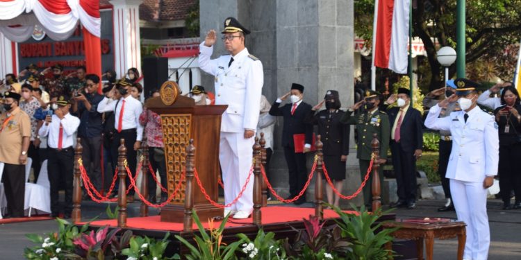 Bupati Banyumas Pimpin Upacara HUT RI ke 77