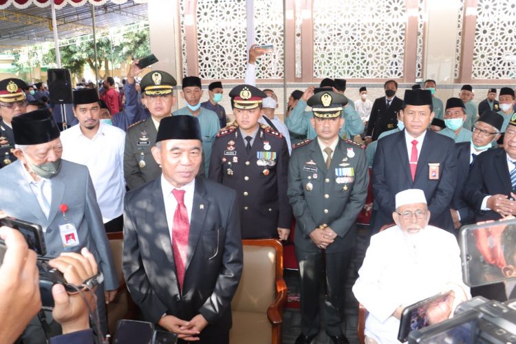 Ponpes Ngruki Selenggarakan HUT RI,  Diikuti Abu Bakar Ba’asyir Serta 600 Santri, Walau Dengan Berkursi Roda