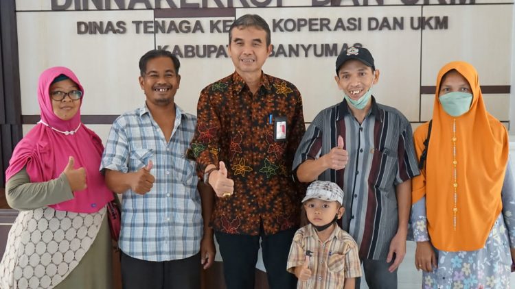 Wakil Bupati Banyumas Lepas Calon Transmigran Banyumas ke Gorontalo