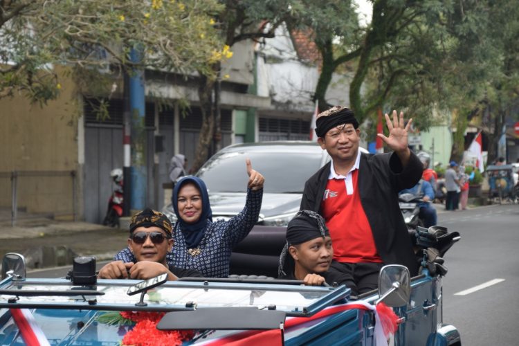 Ratusan Kendaraan Hias Meriahkan Karnaval HUT RI Tingkat Kabupaten Banyumas