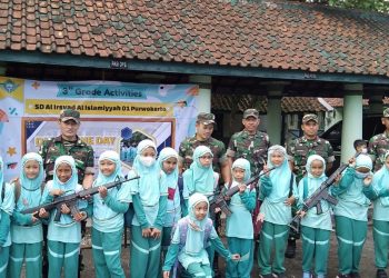 Kenalkan Tentara, SD Al Irsyad Kunjungi Kodim Banyumas