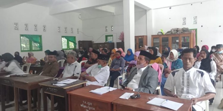 Komite MTSN 1 Tana Toraja Undang Rapat Ortu Siswa, Lakukan Pembahasan Bagaimana Memajukan Sekolah