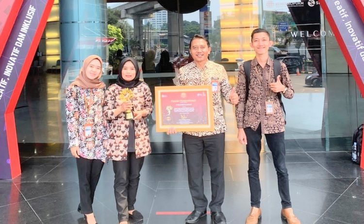 PT BPR BKK Purwokerto Peroleh Penghargaan Dari OJK