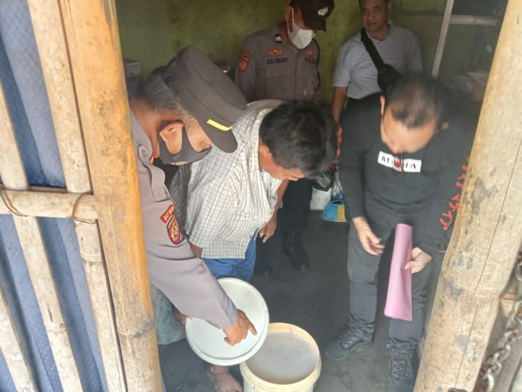 Ciptakan Situasi Kondusif, Polsek Kutasari Terus Razia Peredaran Miras