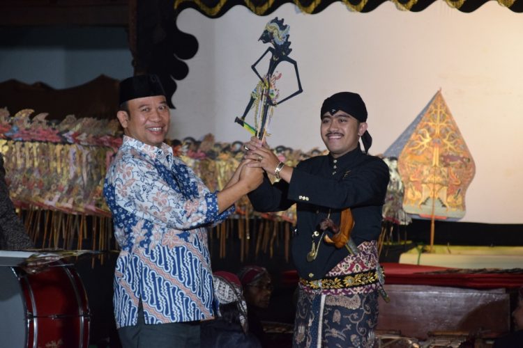 Bupati Husein Minta DKKB Hidupkan Kesenian Banyumas