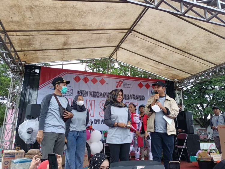 Bupati Banyumas Senam dan Jalan Sehat Bersama PKH Ajibarang