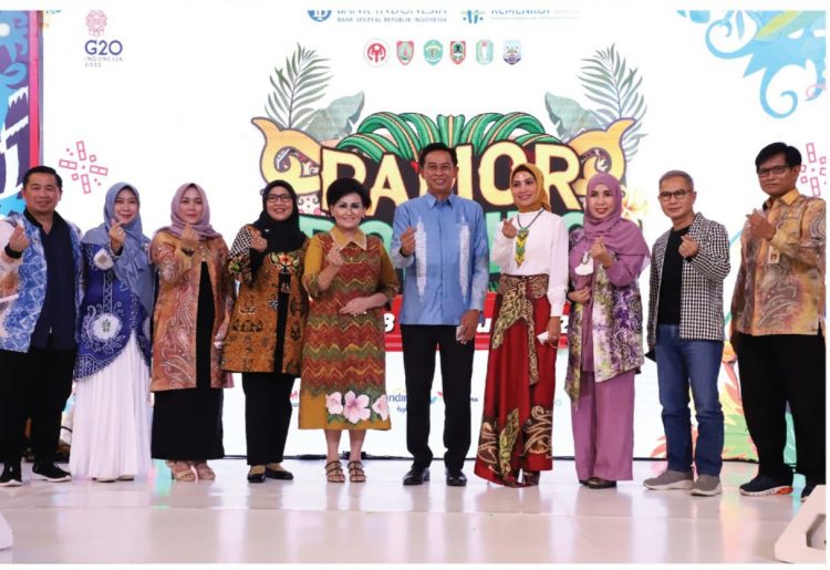 Pembina IKAWATI Kementerian ATR/BPN Mengajak Pengrajin Wastra Untuk Manfaatkan Marketplace sebagai Wadah Pengenalan Warisan Budaya