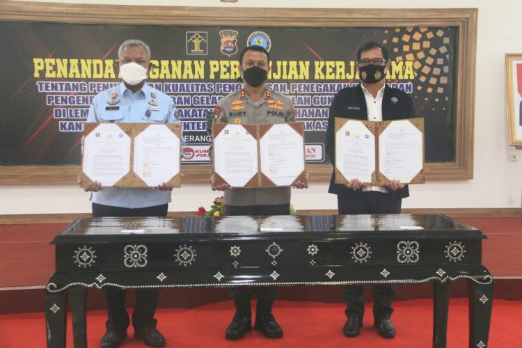 Kuatkan Komitmen Minimalisir Peredaran Narkoba, Kemenkumham Banten Bersama Polda dan BNNP Banten Tandatangani Perjanjian Kerja Sama