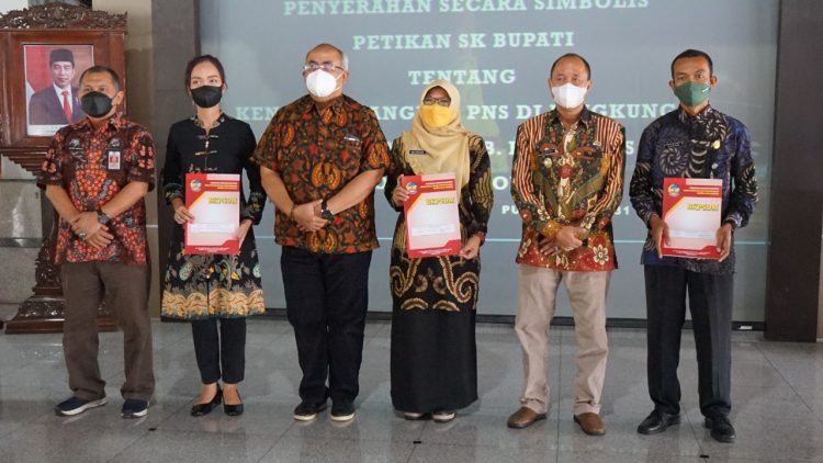 Sebanyak 529 ASN Banyumas Terima SK Kenaikan Pangkat