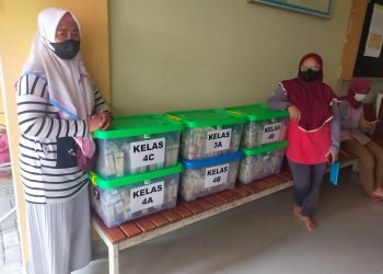 PMTAS Di Berikan Ke Anak Didik SDN Pademangan Barat Jakut