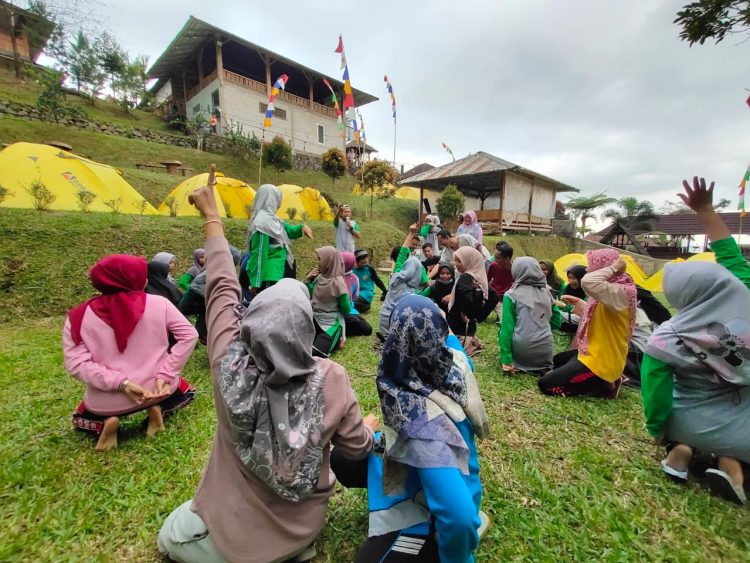 Tumbuhkan Karakter Tim, SD NU Master Sokaraja Adakan Camping