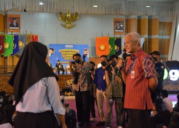 Hadiri Ospek Unsoed, Ganjar Pranowo Berinteraksi Dengan Mahasiswa Baru