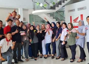 Kacab Dealer Motor Honda Markoni Cikalong Jatisari Karawang Jalin Kekompakan Semua Karyawan