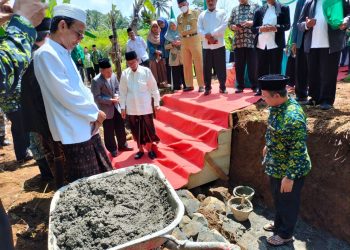 Kado Hari Lahir Ke-93, LP Ma’arif NU Banyumas Letakkan Batu Pertama MBETC