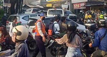 Lalu-lintas Macet, Menu Rutin Tiap Hari di Ciputat -Tangerang Selatan