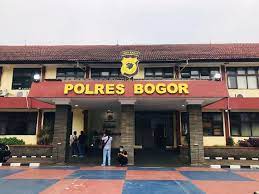 Ketua AWPI Kabupaten Bogor Sambangi Polres Bogor, Serahkan Surat Pengaduan Dugaan Perdagangan Manusia