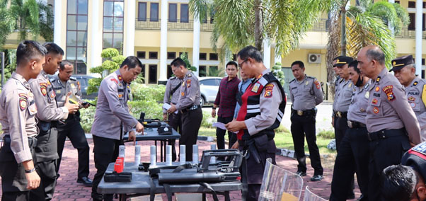 Kapolres Rokan Hilir Pimpin Pengecekan Ranmor R4,R6 Peralatan Dalmas dan Senpi