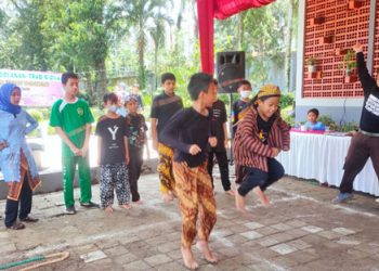 Sekolah QITA Gelar Parade Dolanan di Taman Literasi Purwokerto