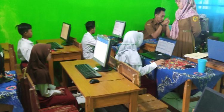 SDN Gintung Cilejet 02 Mengadakan Simulasi ANBK Tahun 2022