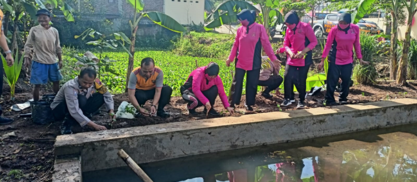 Dukung Ketahanan Pangan, Polsek Mrebet Budidaya Ikan dan Tanam Sayuran