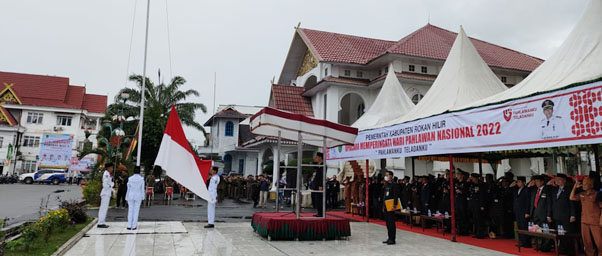 Kapolres Rokan Hilir Hadiri Upacara Pengibaran Bendera Merah Putih Peringati Hari Pahlawan Ke – 77 Tahun 2022