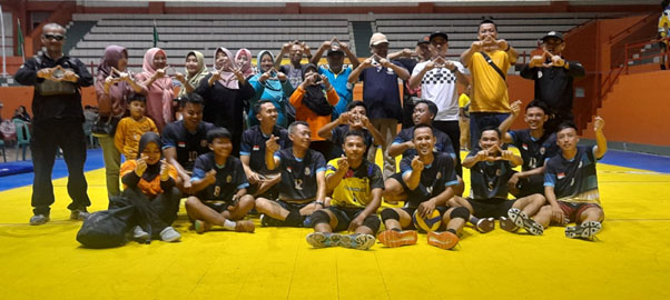 PGRI Ajibarang dan Patikraja Juara Pertandingan Bola Voli Antar PGRI Banyumas