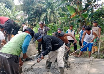 Pemerintah Desa Gandoang Lakukan Betoninasi Jalan dan Pembuatan Gorong – gorong Sumber Dana Dari SAMISADE 2022