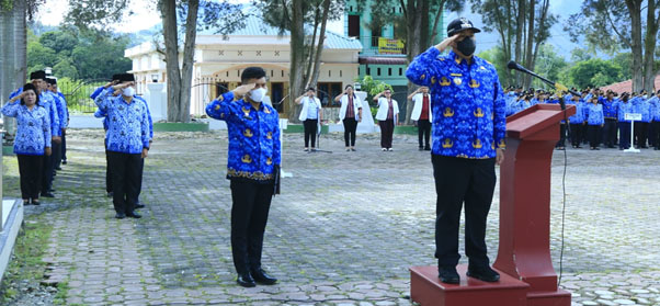 Bupati Samosir Pimpin Upacara Hari Kesadaran Nasional yang dirangkai dengan Hari Kesehatan Nasional ke-58