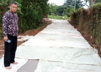Pemerintahan Desa Situsari Launching SAMISADE T.A. 2022 di Kampung Empu RW 006, Kabel PLN Terjuntai di Lokasi Bahayakan Keselamatan Warga
