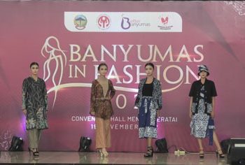 “Banyumas In Fashion 2022” Promosikan Batik dan Lurik Khas Banyumas