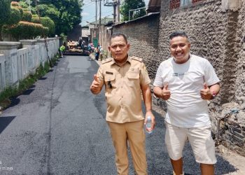 Pengaspalan Jaling Desa Cileungsi Dari Program SAMISADE Dikerjakan Dengan Peralatan Lengkap, Hasil nya pun Bagus dan Mulus