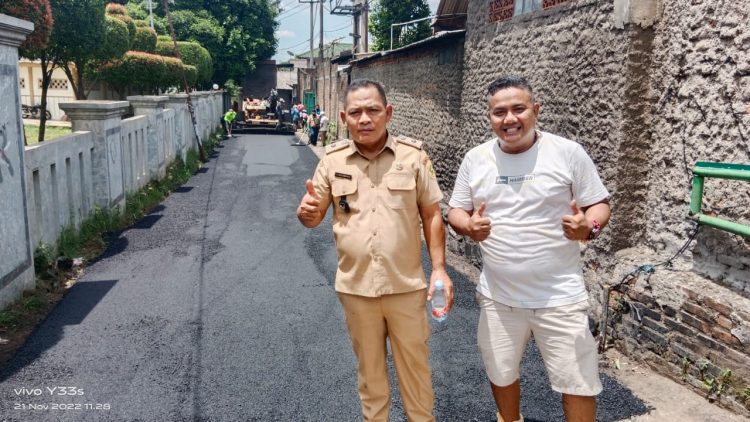 Pengaspalan Jaling Desa Cileungsi Dari Program SAMISADE Dikerjakan Dengan Peralatan Lengkap, Hasil nya pun Bagus dan Mulus