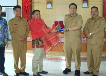 Teken MoU, Pemkab Samosir Perpanjang Kerjasama Dengan UNIMED