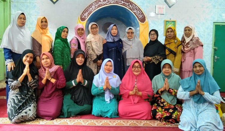 Pengajian Rutin Bulanan Majlis Ta’lim AL’ Akbar Kaum Ibu-ibu, Penceramah Ustadz Dra. Hj.Eem Qomariah.Ma