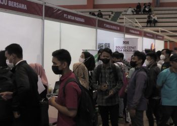 Ribuan Pencari Kerja Kunjungi Job Fair Banyumas di GOR Satria